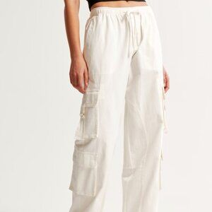 NWT High Rise Baggy Cargo Pant XS Short White Never Worn